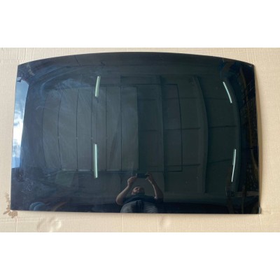 Скло даху (панорама) Tesla Model 3 1587893-00-A